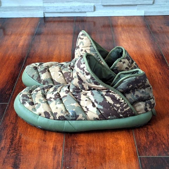 The North Face Camouflage Thermoball Slippers Size 10 - Picture 1 of 8